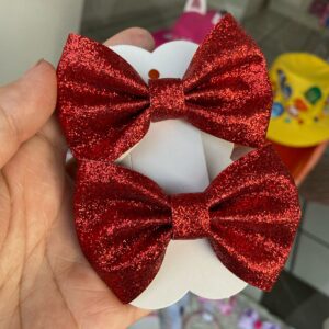 Par de Laços Vermelhos com Brilho – Infantil.