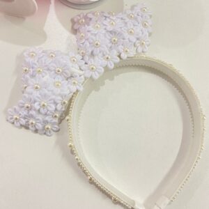 Tiara com laço em pé