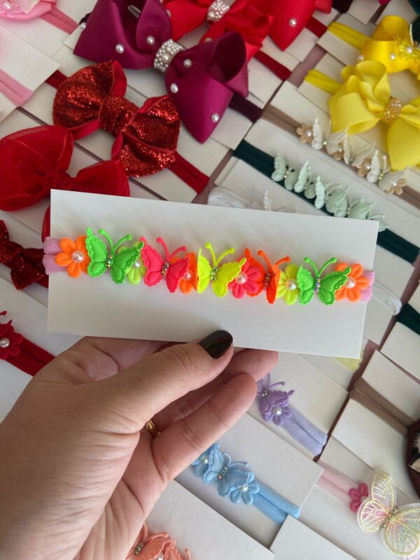 Faixa RN Neon com Florzinhas e Borboletas.