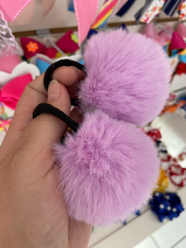 Par Pompom Lilás com Rabicó