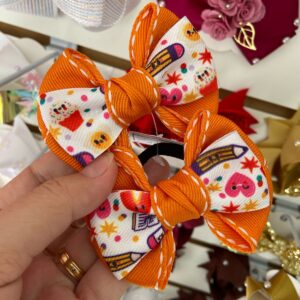 Par de Laços Escolar Laranja com Rabicó