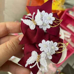 Mini Par de Laços Vinho com Aplique de Flor e Borboleta