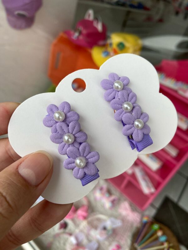 Mini Par de Grampo com Flor Lilás
