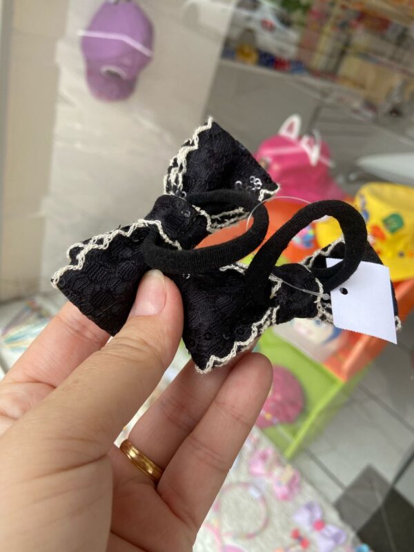 Par de Laços com Fita Brilhosa preto com Rabicó - Imagem 2