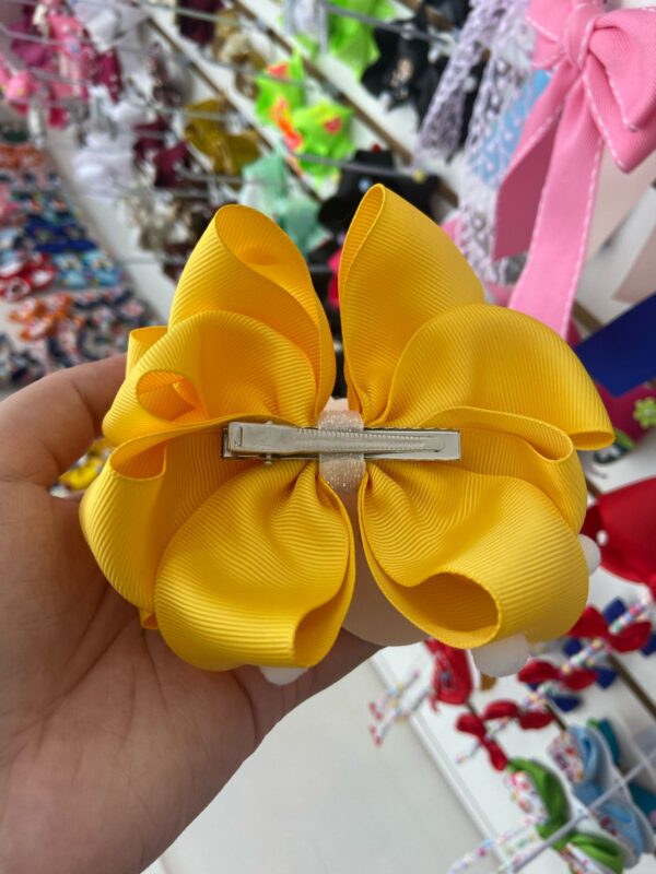 Laço Amarelo com Pompom