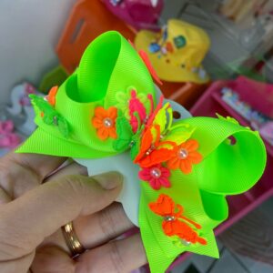 Laço Verde Neon com Flor e Borboleta
