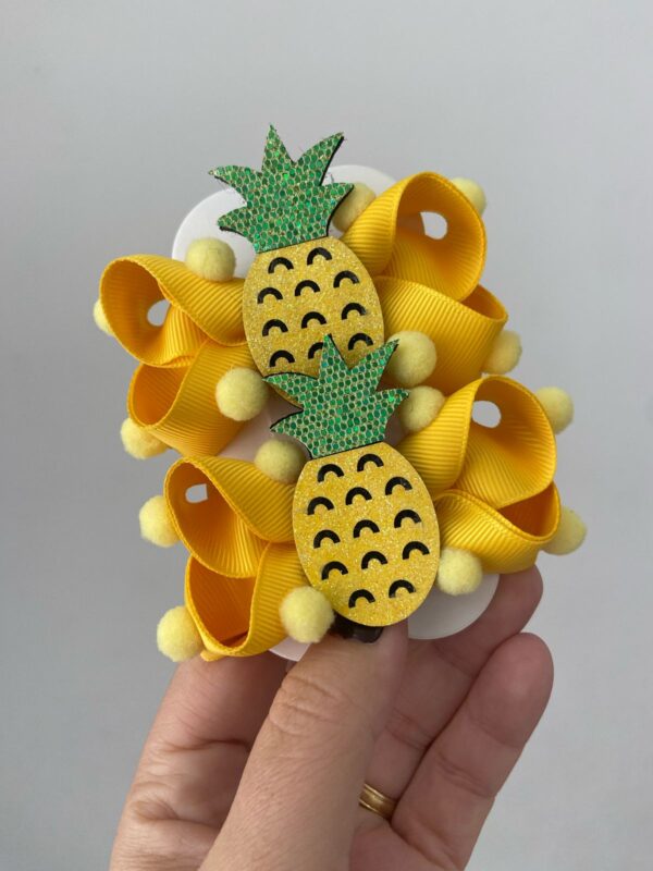 Par de Laços Amarelo com Abacaxi