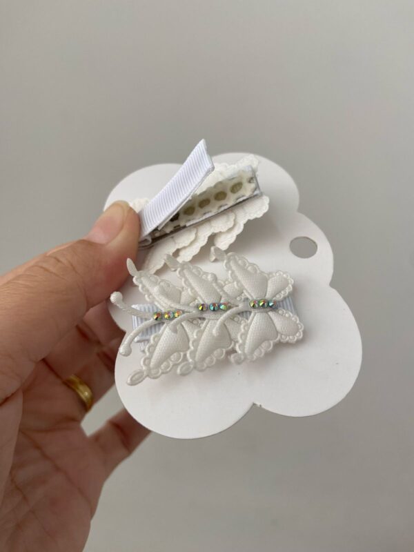 Mini Par Branco com Aplique de Borboletas
