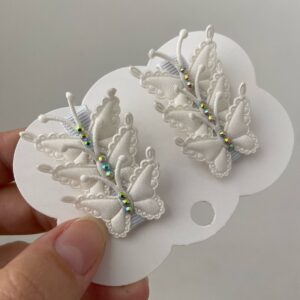 Mini Par Branco com Aplique de Borboletas