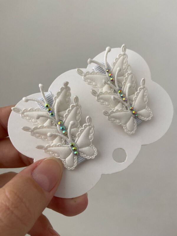 Mini Par Branco com Aplique de Borboletas