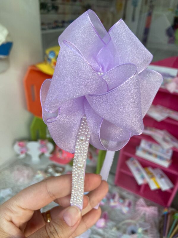 Tiara de Organza com Laço Volumoso – Lilás