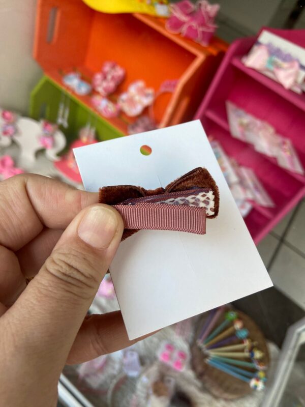 Mini Laço Marrom.