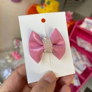 Mini Laço Rosa com Pérola