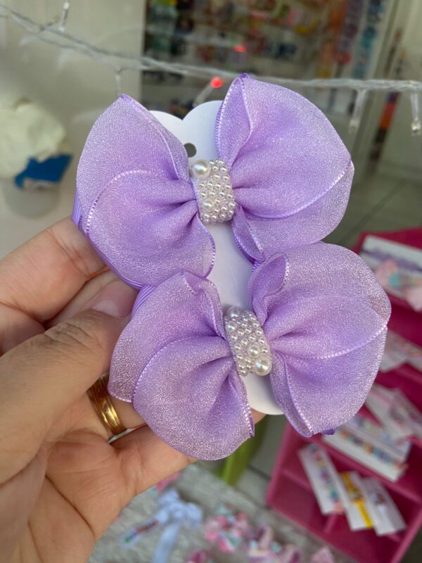 Par de Laço Lilás com com Organza no Bico de pato.