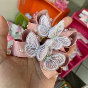 Par de Laços Rosa Antigo com Aplique de Borboleta