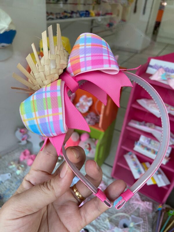 Tiara Caipira Rosa com Chapéu e Laço