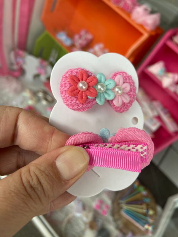 Mini Par de Laços Rosa parte de trás do laço mostrando o forro anti-deslizante