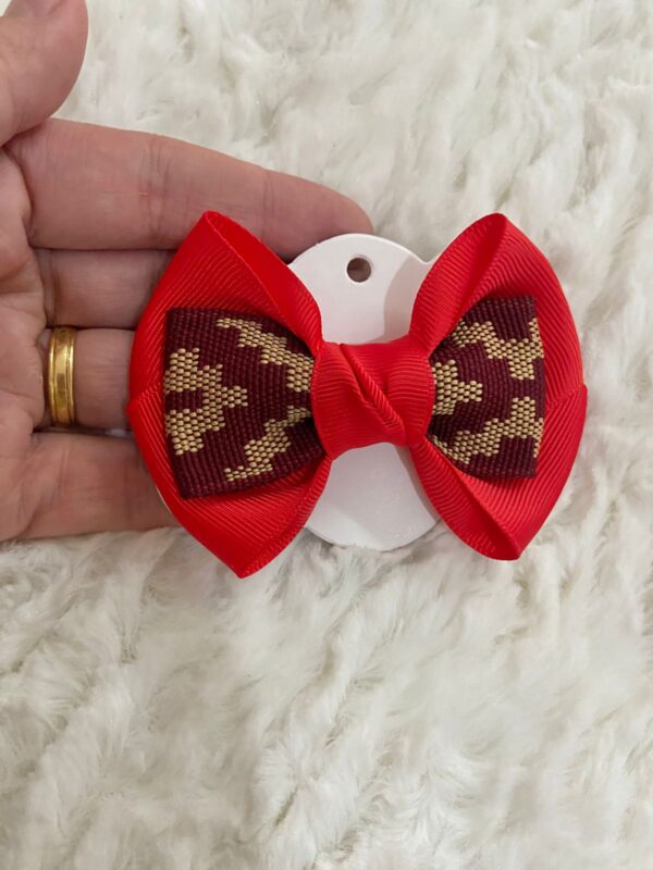 Laço com Estampa Pampeana – Acessório Perfeito para Prendas e Festas Tradicionalistas vermelho