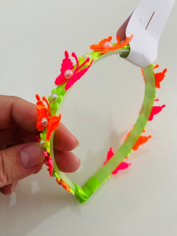 Tiara Neon com Detalhes de Flor e Borboleta