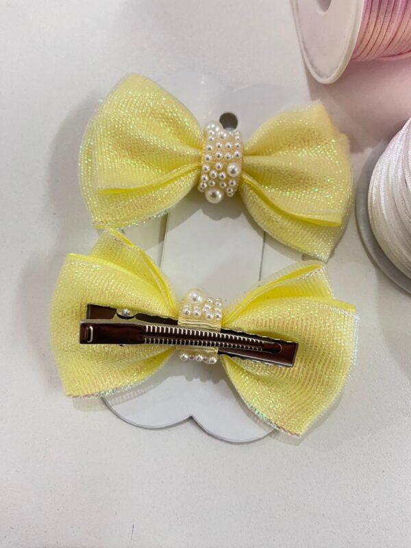 Par de Laços Amarelo com pérolas