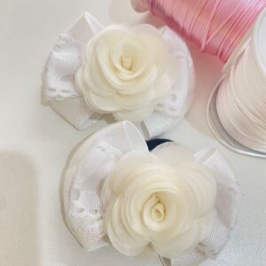 Par de Laço Branco com flor