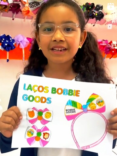 laço do bobbie goods pintado por uma criança